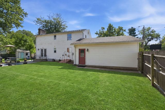 380 Plumtree Rd, Springfield, MA 01118