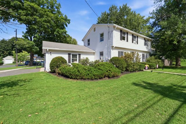 380 Plumtree Rd, Springfield, MA 01118