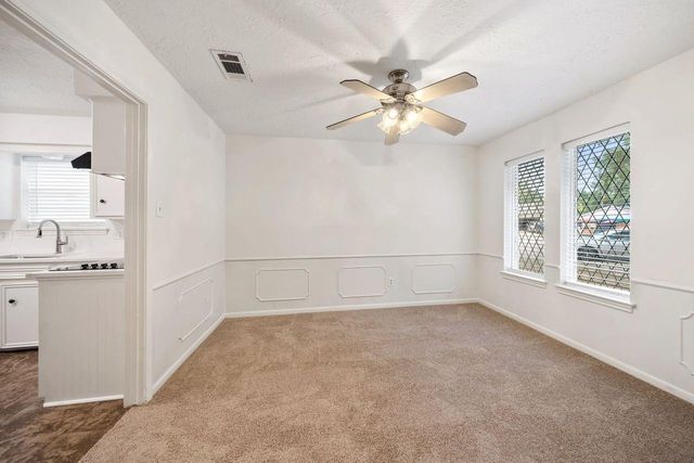 8 Flint Street, Conroe, TX 77301