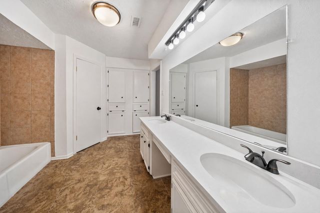 8 Flint Street, Conroe, TX 77301