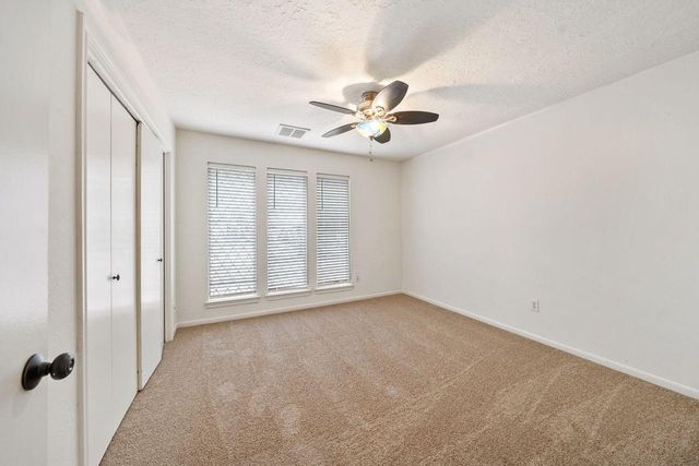 8 Flint Street, Conroe, TX 77301