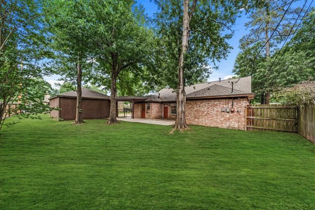 8 Flint Street, Conroe, TX 77301