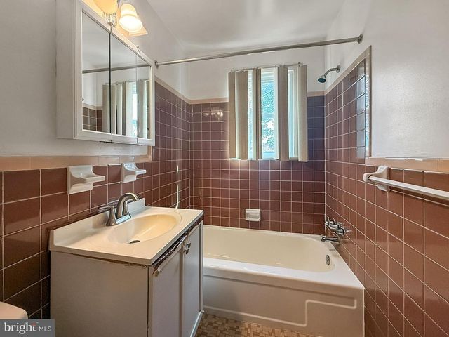 6404 SUMMERHILL RD, Temple Hills, MD 20748