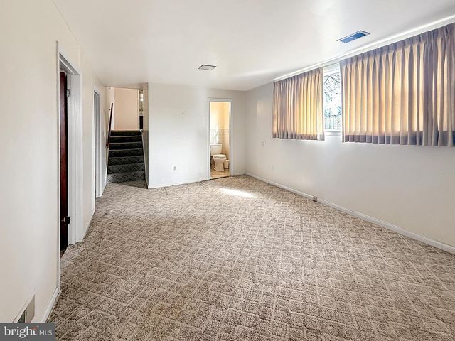 6404 SUMMERHILL RD, Temple Hills, MD 20748