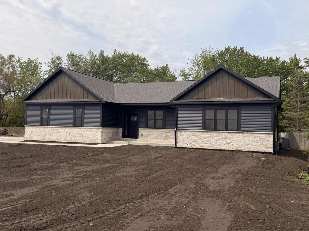12212 Sheridan ROAD, Pleasant Prairie, WI 53158