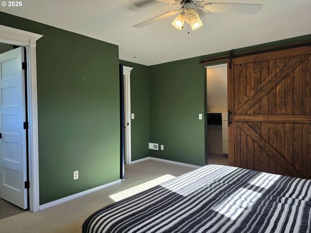 417 Se ROBERTS Ave, Gresham, OR 97080