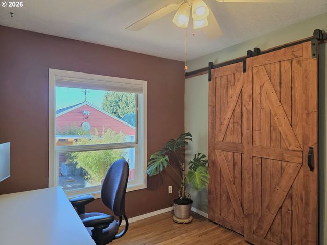 417 Se ROBERTS Ave, Gresham, OR 97080