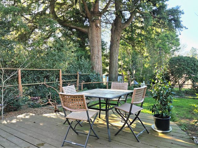 417 Se ROBERTS Ave, Gresham, OR 97080