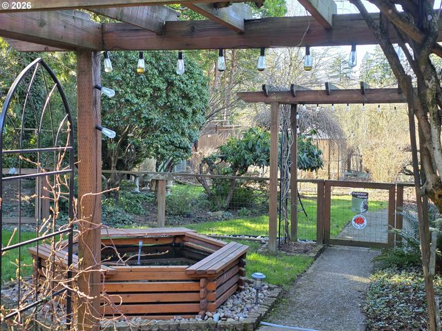 417 Se ROBERTS Ave, Gresham, OR 97080