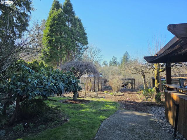 417 Se ROBERTS Ave, Gresham, OR 97080