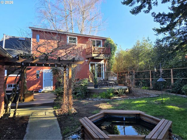 417 Se ROBERTS Ave, Gresham, OR 97080