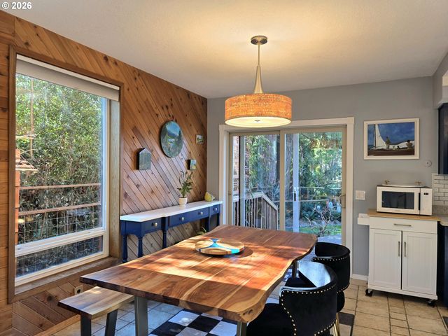 417 Se ROBERTS Ave, Gresham, OR 97080