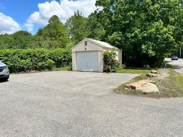 169 Park Ave W, Weymouth, MA 02190
