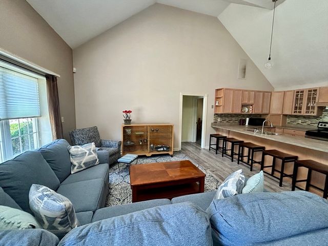 169 Park Ave W, Weymouth, MA 02190