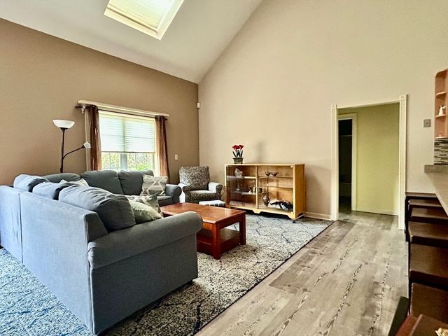 169 Park Ave W, Weymouth, MA 02190