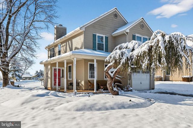 221 STANFORD, Newtown, PA 18940