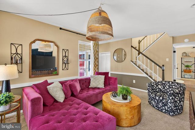 221 STANFORD, Newtown, PA 18940