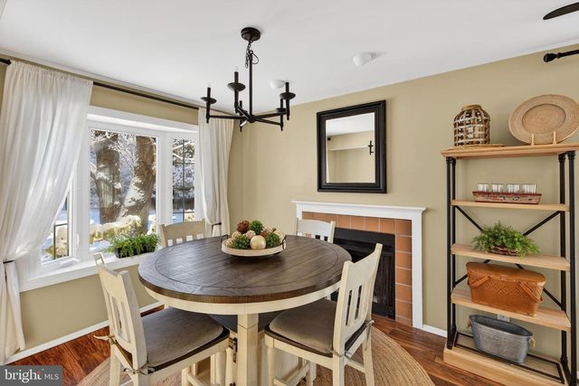 221 STANFORD, Newtown, PA 18940