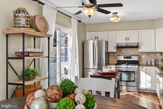 221 STANFORD, Newtown, PA 18940