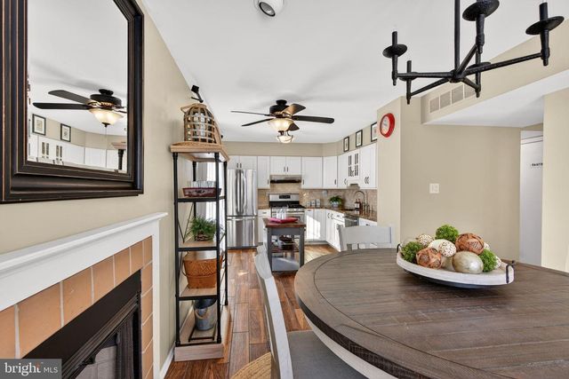 221 STANFORD, Newtown, PA 18940