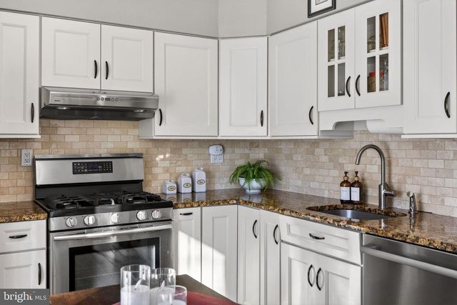 221 STANFORD, Newtown, PA 18940