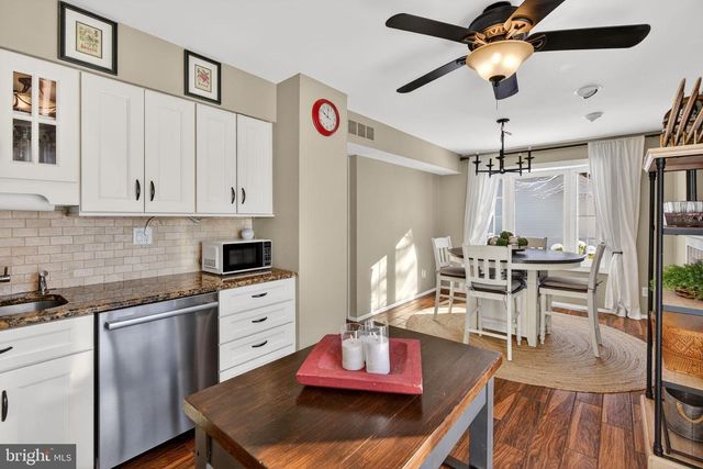 221 STANFORD, Newtown, PA 18940