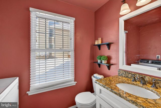 221 STANFORD, Newtown, PA 18940