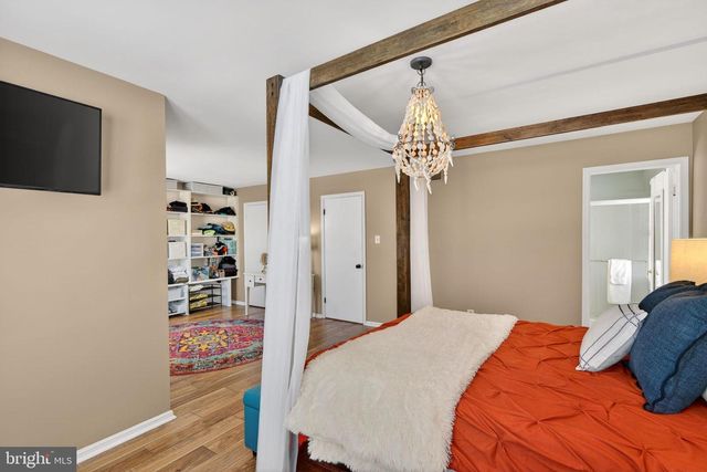 221 STANFORD, Newtown, PA 18940