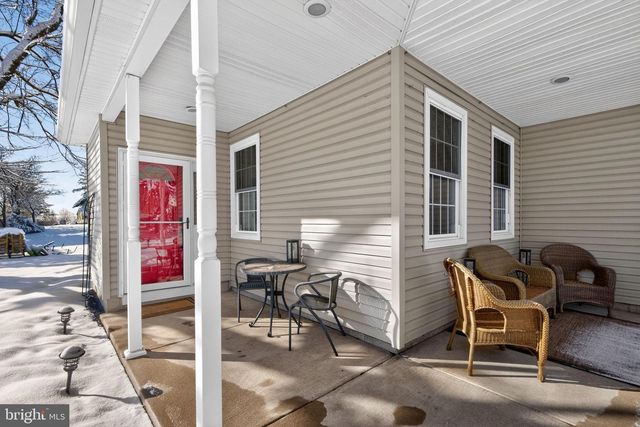 221 STANFORD, Newtown, PA 18940