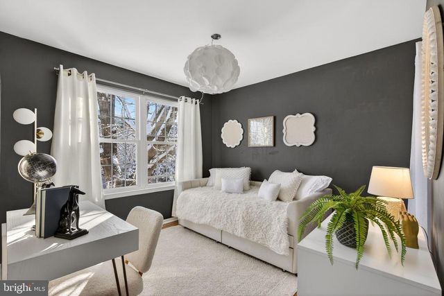 221 STANFORD, Newtown, PA 18940