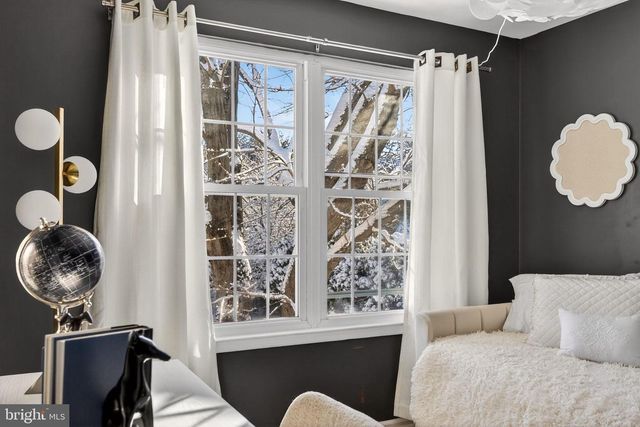 221 STANFORD, Newtown, PA 18940