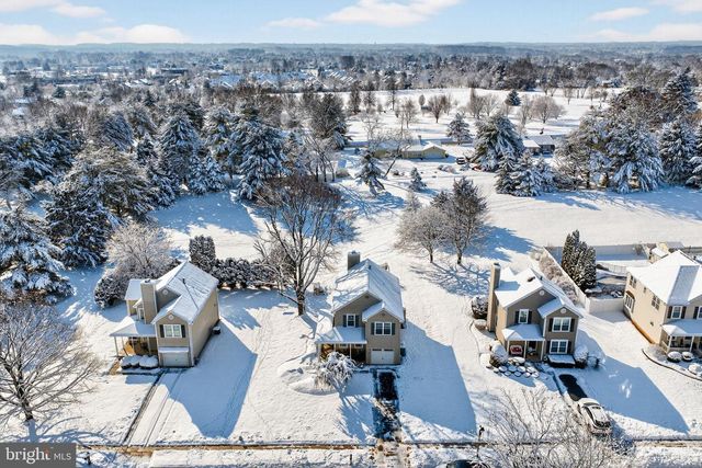 221 STANFORD, Newtown, PA 18940