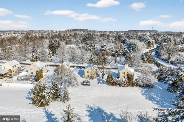 221 STANFORD, Newtown, PA 18940