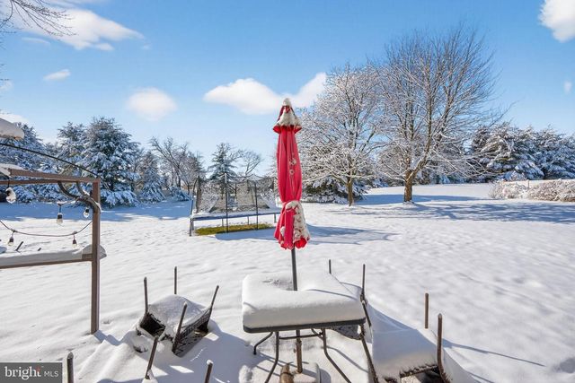 221 STANFORD, Newtown, PA 18940