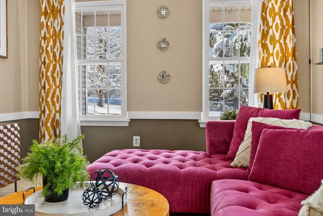 221 STANFORD, Newtown, PA 18940