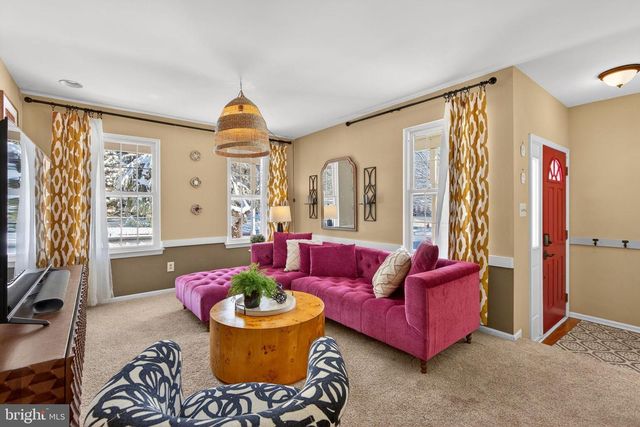 221 STANFORD, Newtown, PA 18940