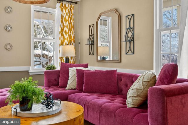 221 STANFORD, Newtown, PA 18940