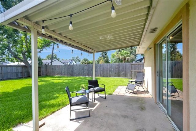 103 Denton Drive, Pasadena, TX 77586