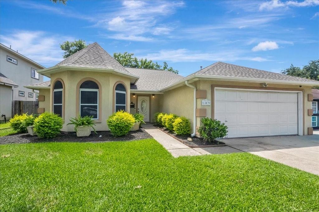 103 Denton Drive, Pasadena, TX 77586