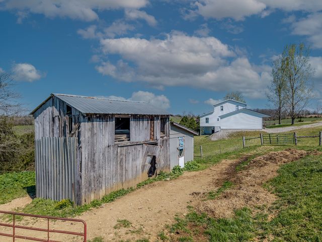608 Saunders Lane, Hillsboro, KY 41049