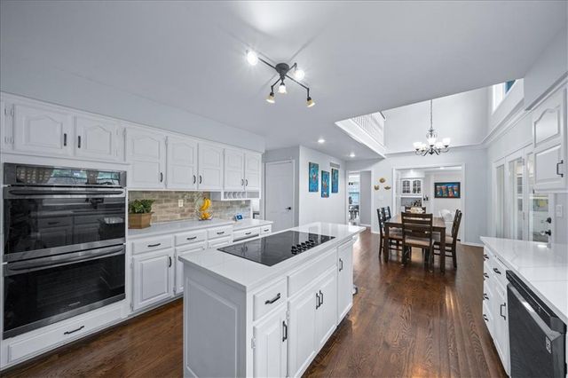 4300 W 125th Terrace, Leawood, KS 66209