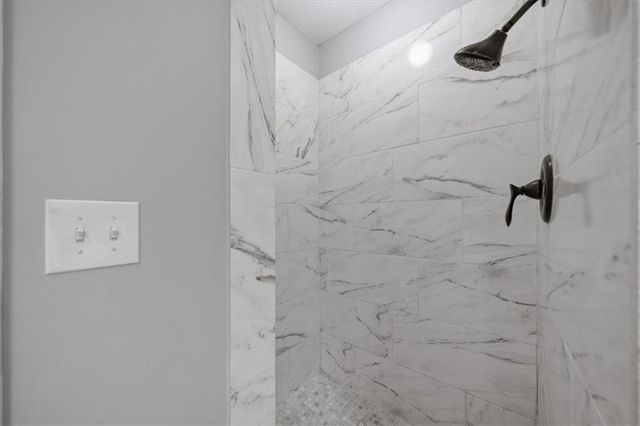 4300 W 125th Terrace, Leawood, KS 66209