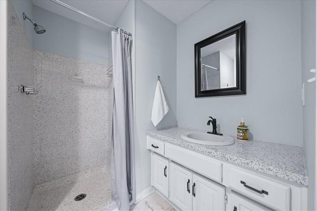 4300 W 125th Terrace, Leawood, KS 66209