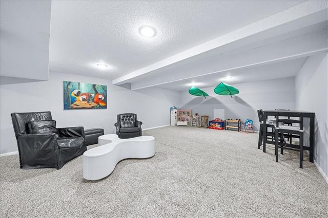 4300 W 125th Terrace, Leawood, KS 66209