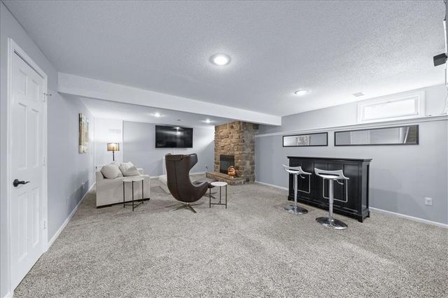 4300 W 125th Terrace, Leawood, KS 66209