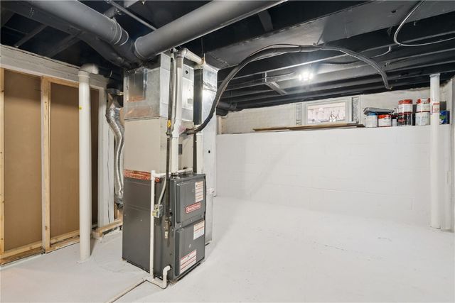 319 5th NW, Cedar Rapids, IA 52405