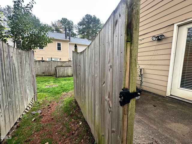 5620 Bridgetowne Way, Raleigh, NC 27609