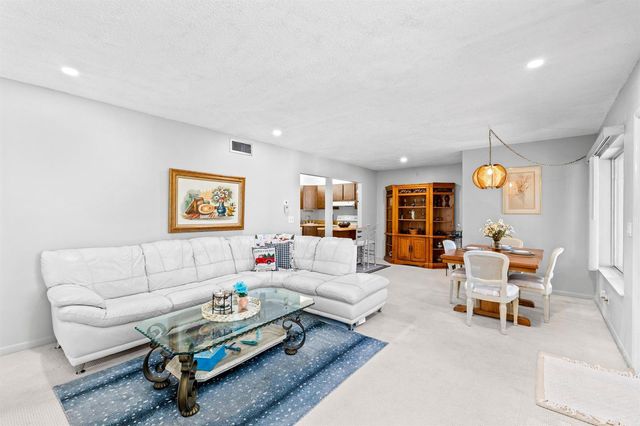 230 Pine Hov Circle A-2, Greenacres, FL 33463