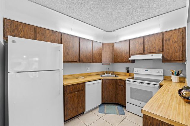 230 Pine Hov Circle A-2, Greenacres, FL 33463