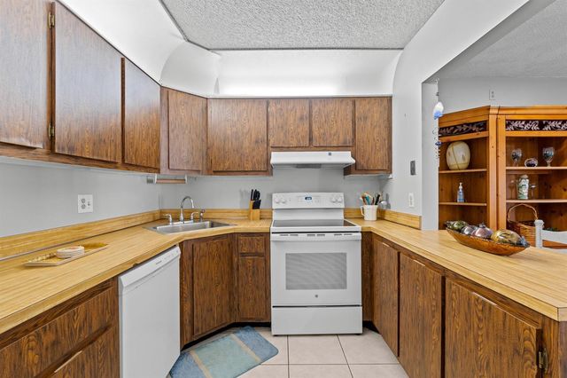 230 Pine Hov Circle A-2, Greenacres, FL 33463